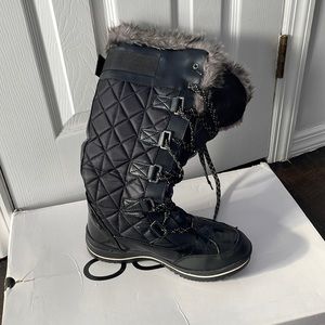 Aldo Snow Boots. Size 10. Barely worn. There tight